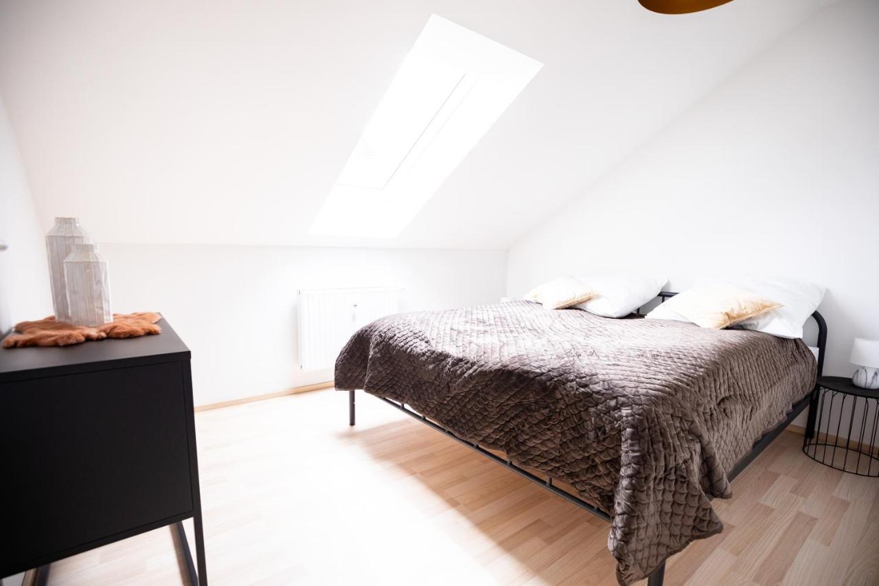 Design-Ferienwohnung In Kelberg Am Nuerburgring: Platz Fuer 6, Kueche, Wifi, Netflix Exterior photo