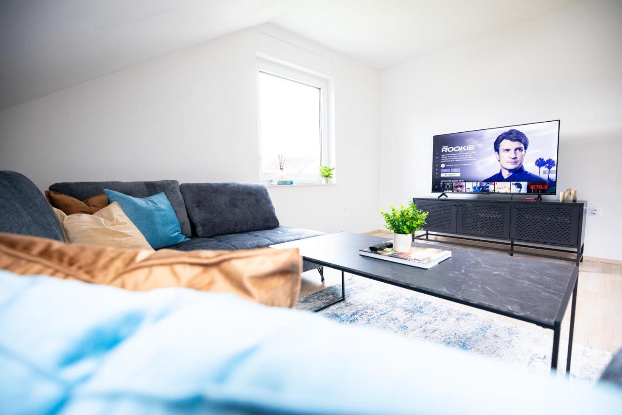 Design-Ferienwohnung In Kelberg Am Nuerburgring: Platz Fuer 6, Kueche, Wifi, Netflix Exterior photo